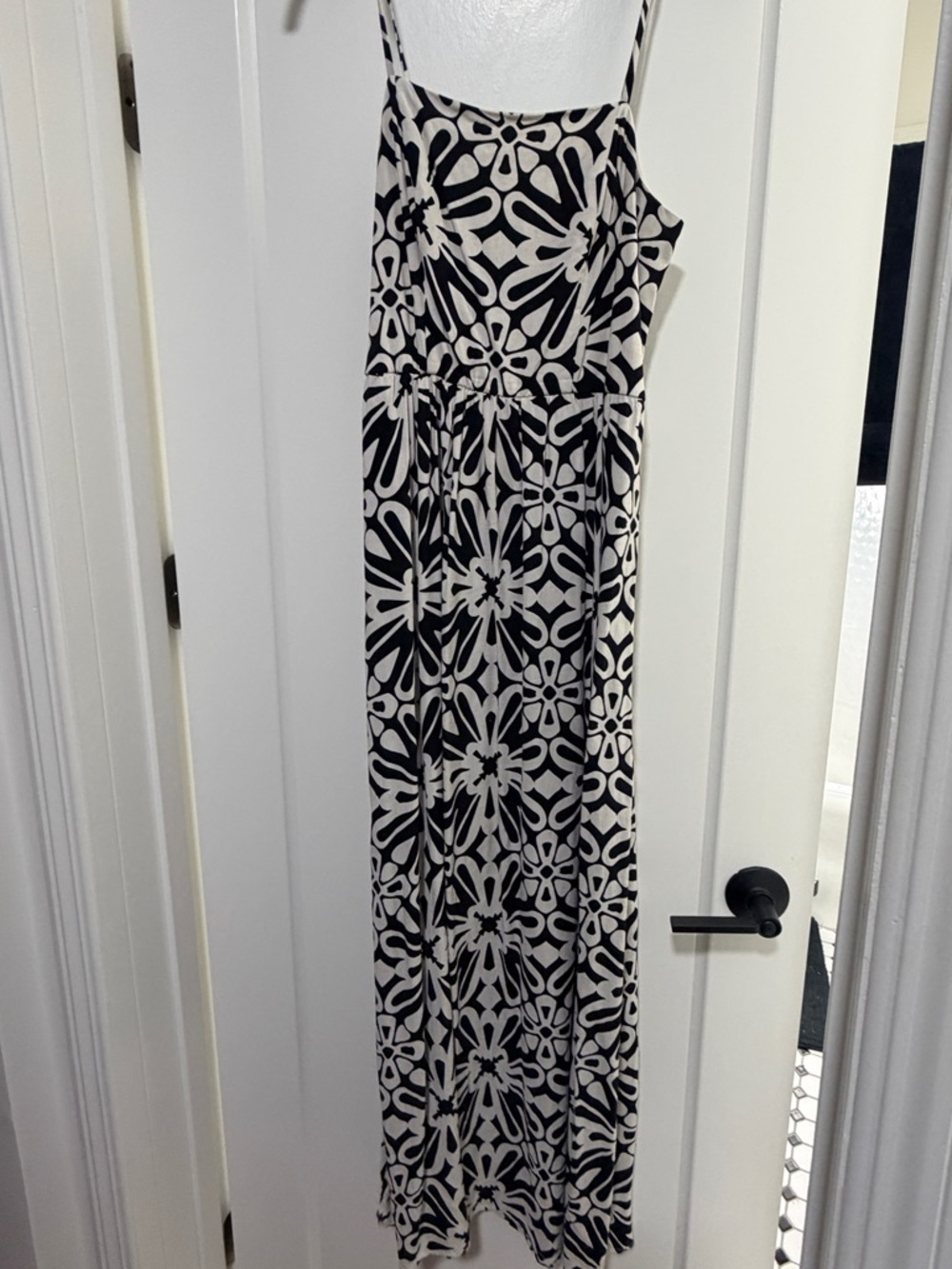 AUW Black and White Floral Maxi Dress with Spaghetti Straps